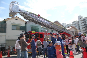 池田市消防本部で「消防署にあつまれ~2016」というイベントが開催されたみたい。