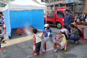 池田市消防本部で「消防署にあつまれ~2016」というイベントが開催されたみたい。
