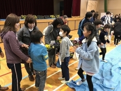 きたてしま学園「花いっぱいプロジェクト」出荷式